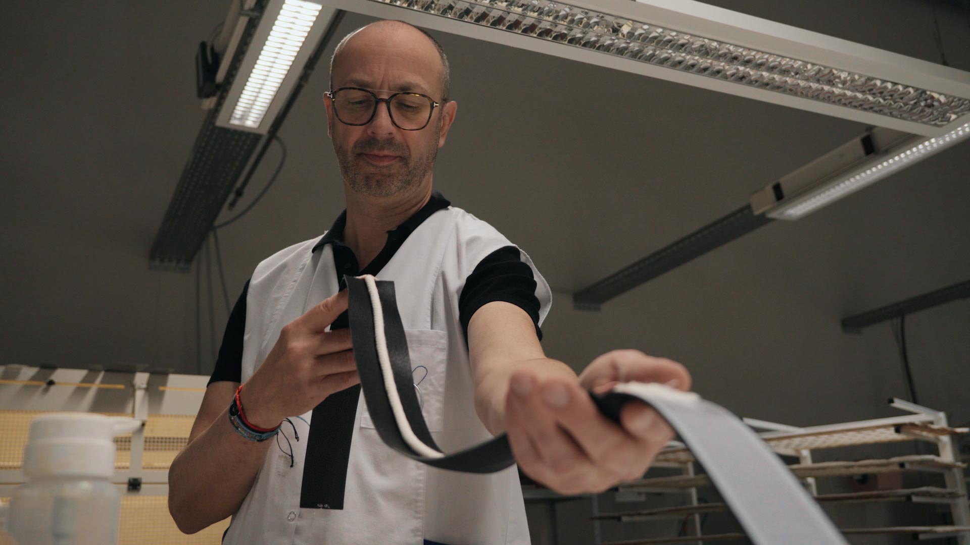 0-coupes.00_13_00_19.Still017